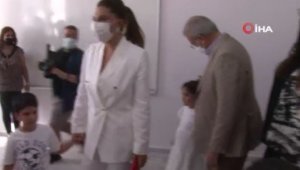 Ebru Yaşar Ortaokulu coşkuyla açıldı