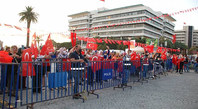 İzmir'de 15 Temmuz anması başladı