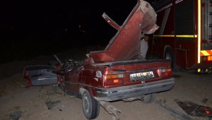 Otomobil traktöre arkadan çarptı: 5 ağır yaralı