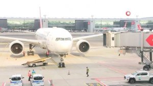 Afganistan'dan tahliye edilen 273 kişi tahliye uçağıyla yurda getirildi