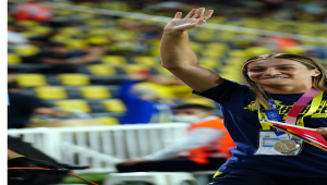 Buse Naz Çakıroğlu Kadıköy'de