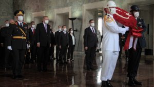 Devlet erkanı Büyük Zafer'in 99'uncu yıl dönümünde Anıtkabir'de