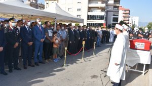 Şehit babaya kızlarından son bakış