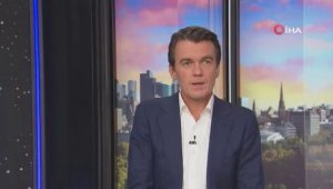 Avustralya'da televizyon stüdyosunda deprem anı