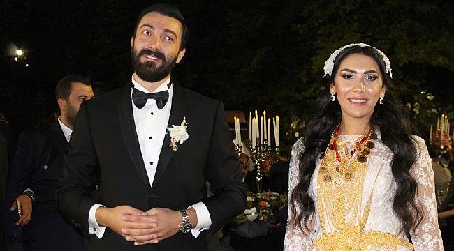 Bin 500 kişilik düğünde yeni evli çifte 2 milyon lira ve 4 kilo altın takıldı