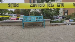 Doktora bıçak saplayıp kaçan şüpheli kamerada