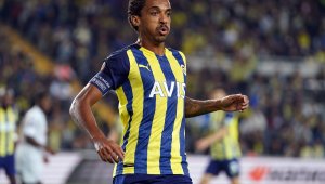 Gustavo ıslıklandı