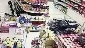 İran'da 5.2 büyüklüğündeki depremde 10 kişi yaralandı