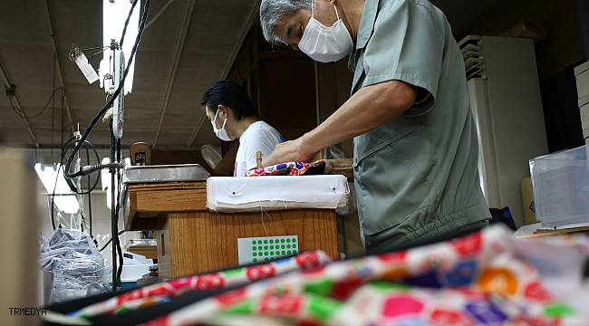 Japonya'daki 114 yıllık fabrika, samuray ve ninja ayakkabıları üretiyor