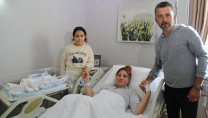 Trafikte doğum sancısı tutan kadını hastaneye polis yetiştirdi