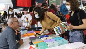 11'inci Antalya Kitap Fuarı'nı 589 bin 756 kişi ziyaret etti