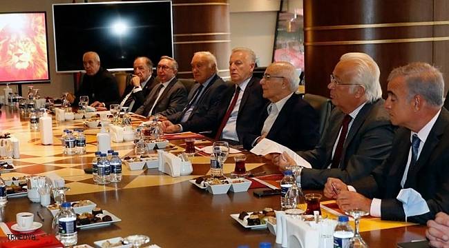 Galatasaray Yüksek İstişare Kurulu ilk kez toplandı