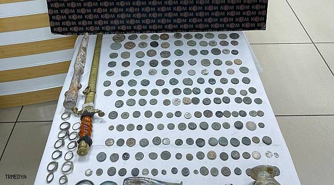 İstanbul'da kadim medeniyetlere ait antika eserleri satan 2 şüpheli yakalandı