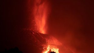 La Palma'daki yanardağ felaketi tam 1 aydır sürüyor