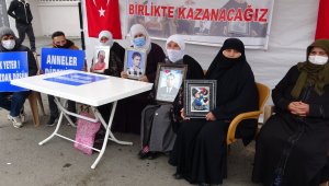 Acılı ailelerin dondurucu soğukta evlat nöbeti