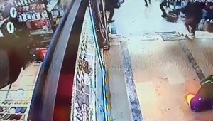 Deprem anında panik içinde böyle kaçıştılar