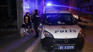 Adana'da sevgililer evde birbirini bıçakladı