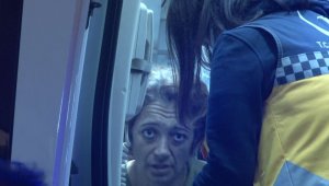 Antalya'da 3 katlı apartmanda yangın paniği