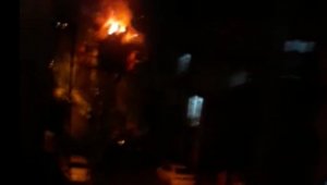 Bomba gibi patlayan trafo paniğe neden oldu