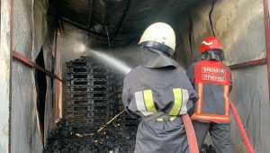 Çelik palet üreten fabrikada çıkan yangın korkuttu