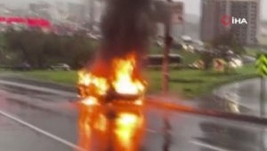 Haramidere E-5'te araç alev topuna döndü