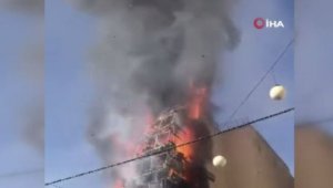 İran'da iş merkezinde yangın