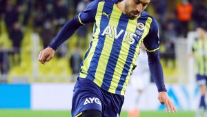 İrfan Can Kahveci ıslıklandı