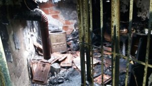 İzmir'in iki ilçesinde yangın dehşeti: 2 ölü