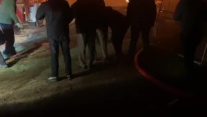 Mobilya fabrikası alevlere teslim oldu