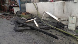 Pendik'te yanan gecekondu küle döndü