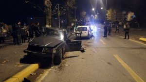 Sakarya'da feci kaza: Emniyet kemeri takılı değildi kafası camdan dışarı çıktı