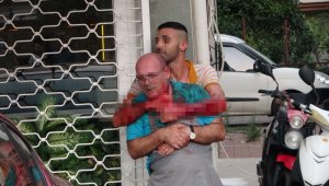 Ustasının boğazına bıçak dayayıp rehin alan zanlıdan 'akli denge' raporu istendi