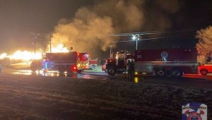 ABD'de kimyasal madde yüklü tren raydan çıkarak alev aldı