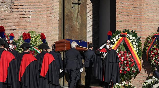 AP Başkanı Sassoli için Roma'da cenaze töreni