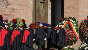 AP Başkanı Sassoli için Roma'da cenaze töreni