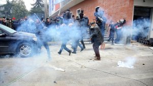 Arnavutluk'ta ana muhalefet partisi ikiye bölündü