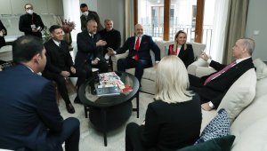 Cumhurbaşkanı Erdoğan Arnavutluk'taki deprem konutlarındaki örnek daireyi inceledi