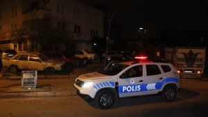 Dini nikahlı kocasının iş yerini ateşe veren kadın dumandan etkilendi