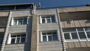 Esenler'de çatı katı yangını, 1 ölü