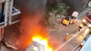 Esenyurt'ta işçi servisi alev topuna döndü