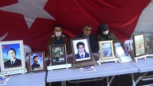 Evlat nöbetindeki aileler çocuklarını PKK'dan almakta kararlı