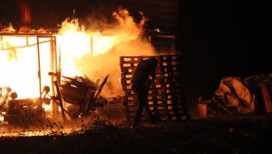 Fabrika yangını havadan görüntülendi