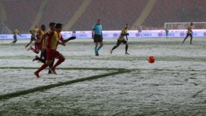 Gaziantep FK-Yeni Malatyaspor maçının ikinci yarısı ertelendi