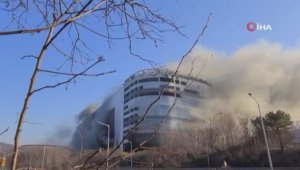 Güney Kore'de şantiyede yangın: 2 itfaiyeci öldü, 1 kişi kayıp