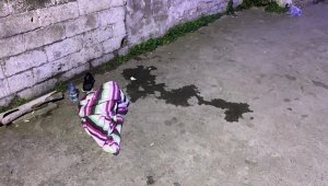 Kavga eden yabancı uyruklu şahıslar binanın bodrumunda yangın çıkarttı: 1'i ağır 4 yaralı