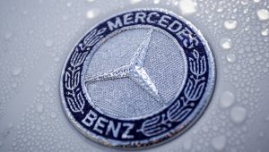 Mercedes Benz, dünya çapında 800 binden fazla aracı arıza nedeniyle geri çağırdı