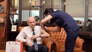 MHP Genel Başkanı Bahçeli, Turkovac aşısı oldu