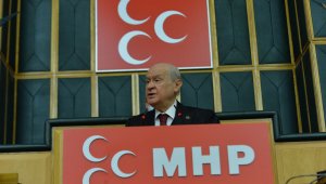 MHP Genel Başkanı Bahçeli'den Sezen Aksu'ya tepki: "Serçeysen serçeliğini bil"