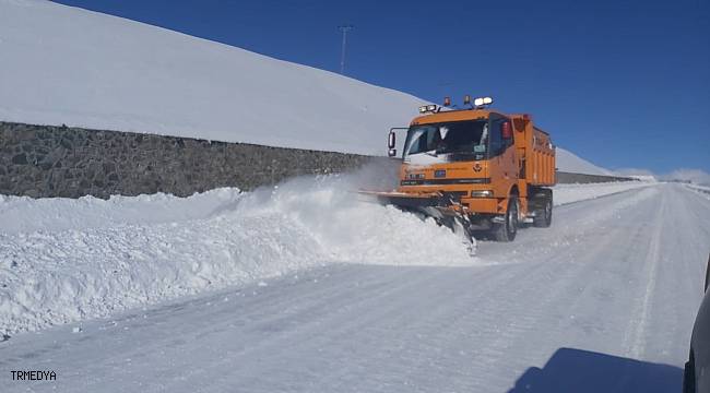 Tunceli'de kapalı bulunan 162 köy yolunu açma çalışmaları sürüyor