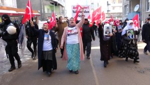 Vanlı anne: "HPD'li vekillerin kirli çamaşırları ortada"